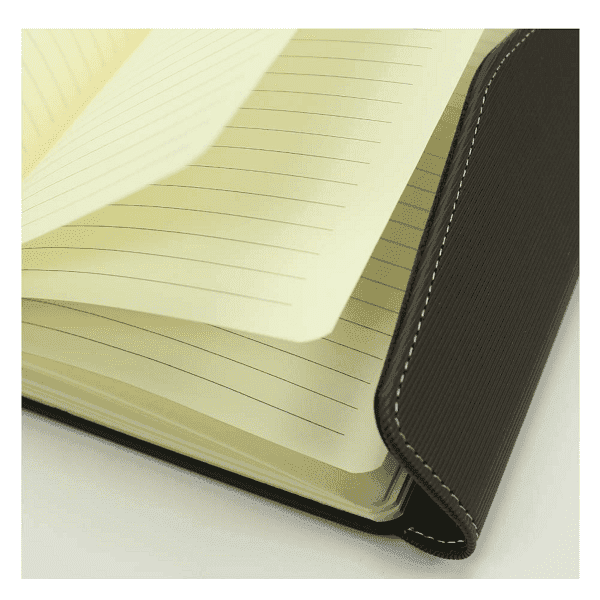 Simplici – A5 Notebook with Magnetic Closure detail 2