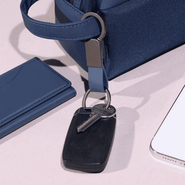 Arken – Elegant PU Leather & Metal Keychain detail 5