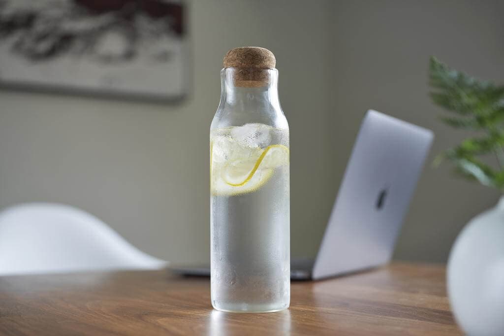 BERKA - Borosilicate Glass Bottle with Cork Lid - 600ml detail 4
