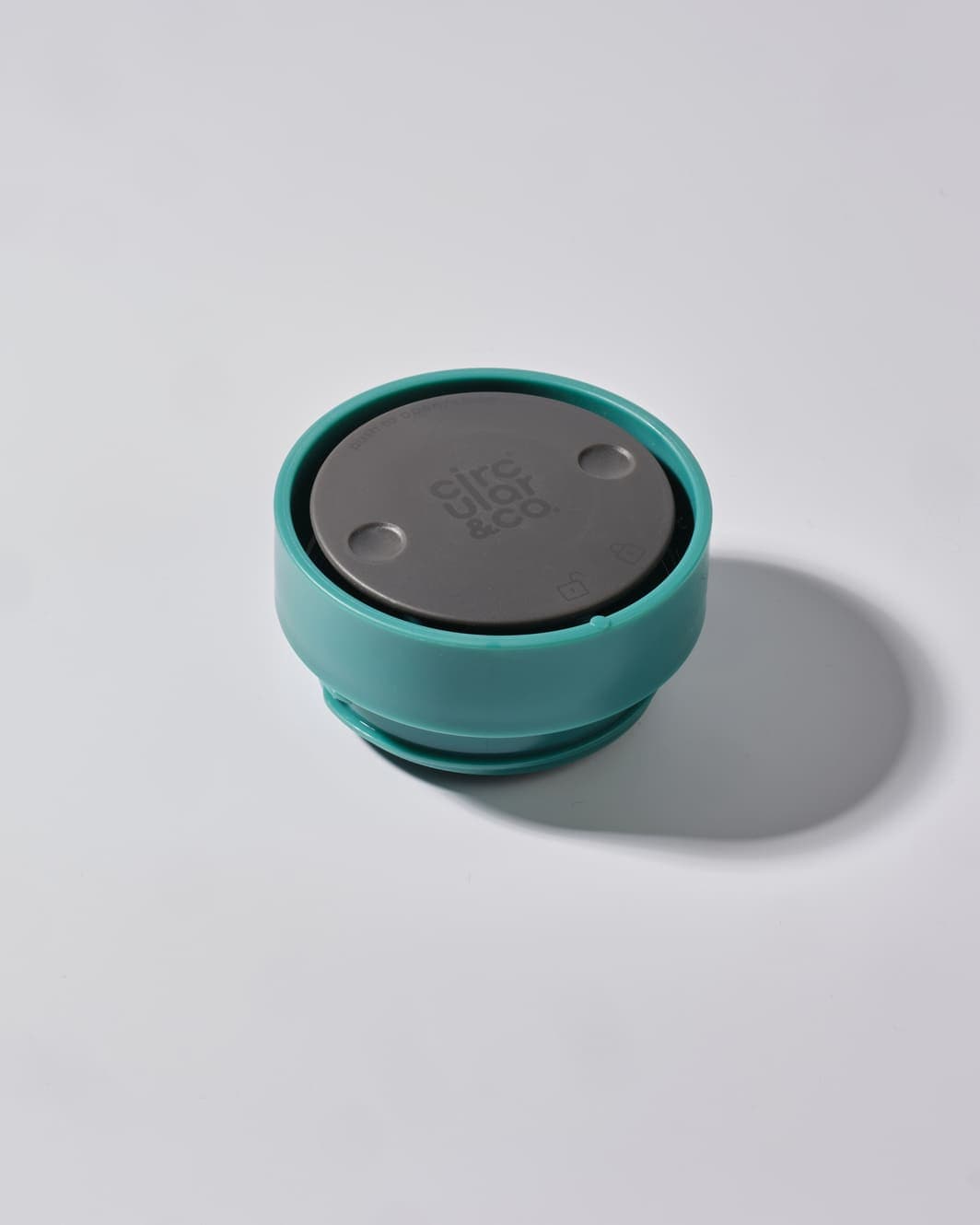 Circular Cup 8oz Chalk & Aquamarine Green detail 7