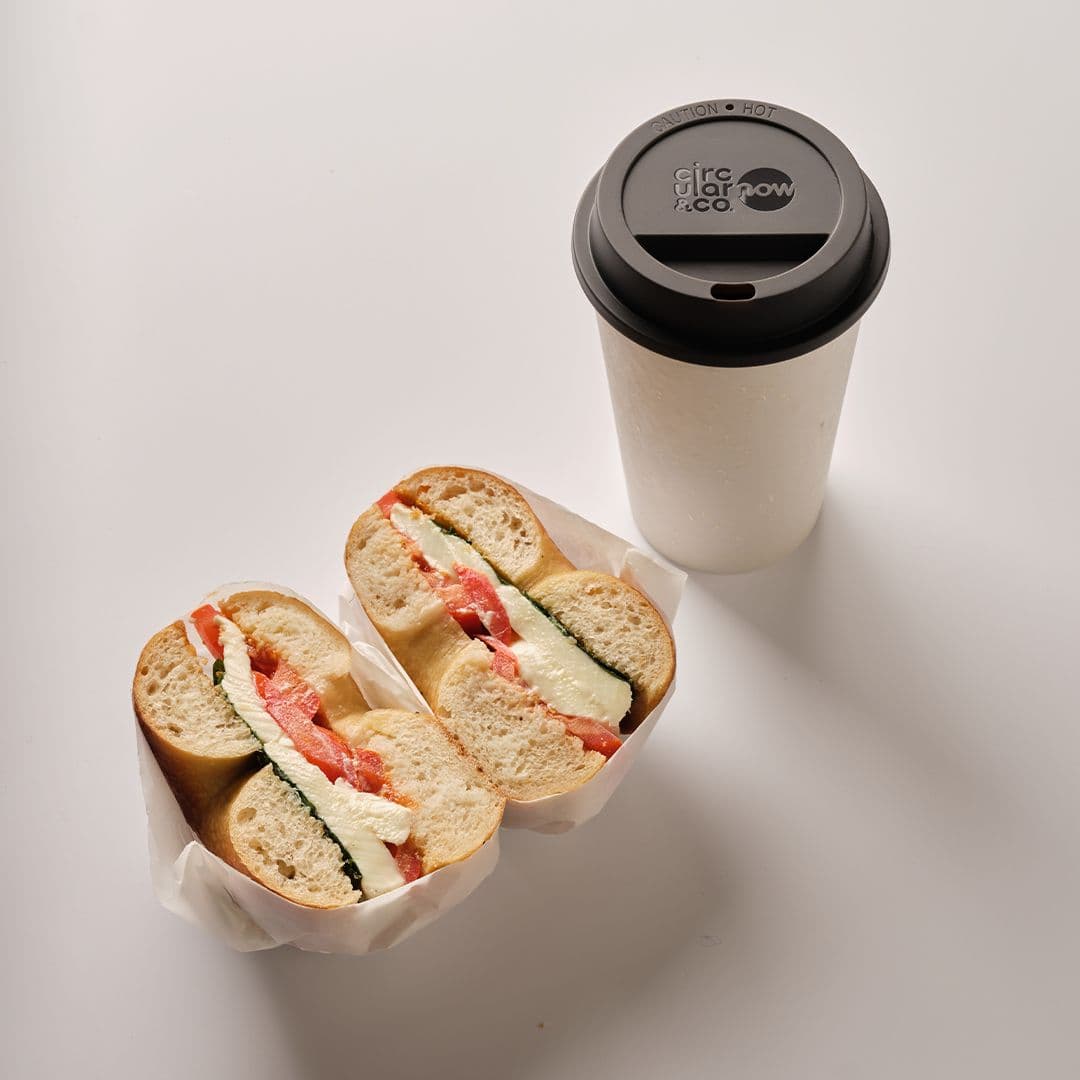 Circular NOW Cup 12oz Cream & Cosmic Black detail 5