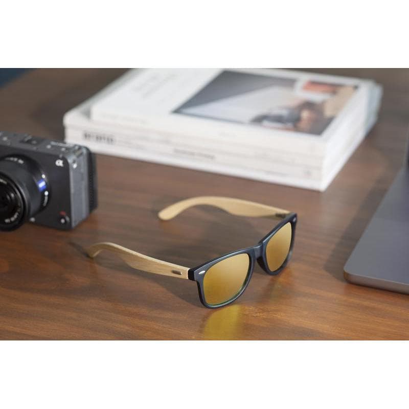INZA- eco-neutral Bamboo Sunglass detail 3