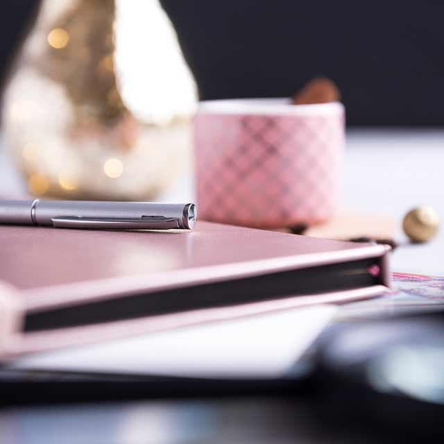 PU A5 Notepad In Metallic Silver Color detail 5