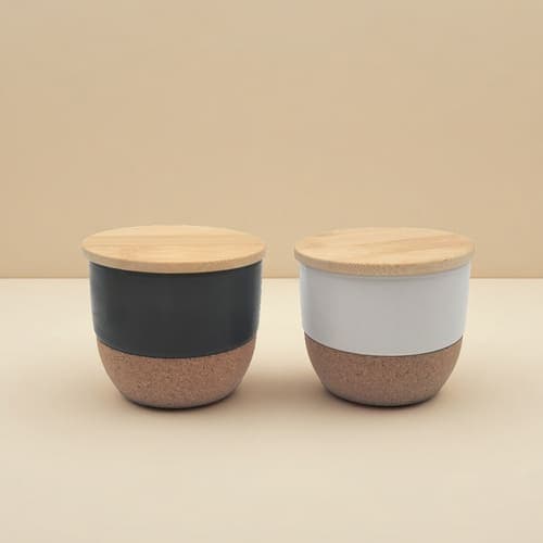 RAAHA - Arabic Oudh Scented Candle in Ceramic Holder with Bamboo Lid - Black detail 5