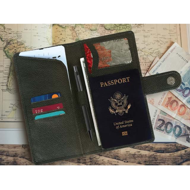 TORREON - SANTHOME Travel Wallet in Genuine Leather (Anti-microbial) detail 3