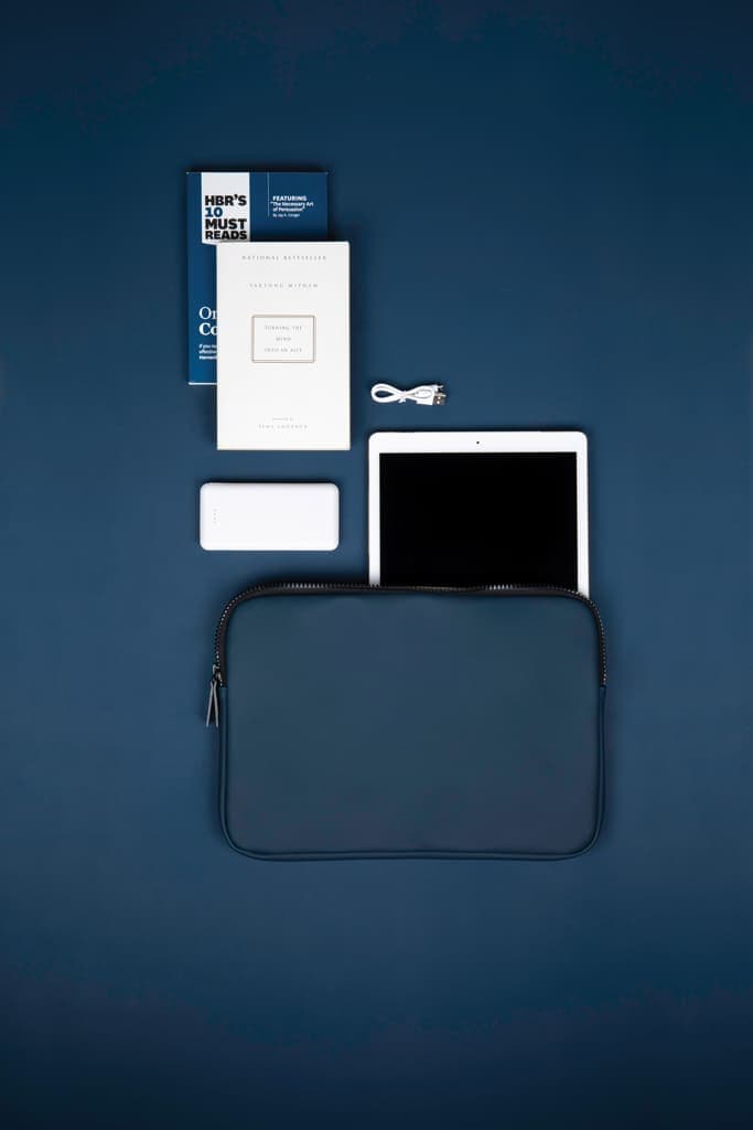 VINGA Baltimore Laptop Case 15" - Navy detail 7