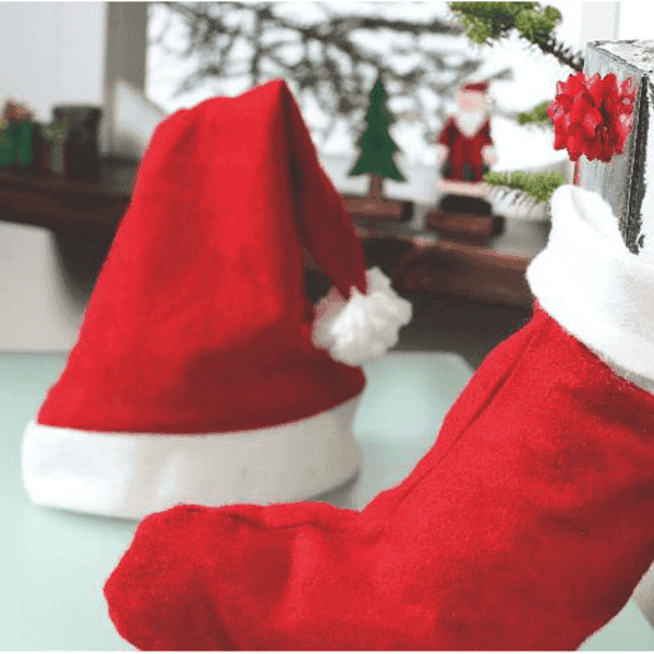 Merrie – Christmas Hat detail 2