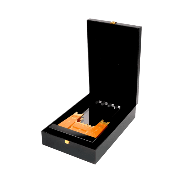 Regalus Crystal – Castle-Design Crystal Award in Black Box detail 2