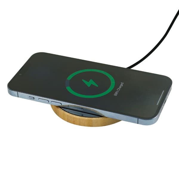 Salvio – 15W Bamboo and Recycled Wireless Charger detail 2