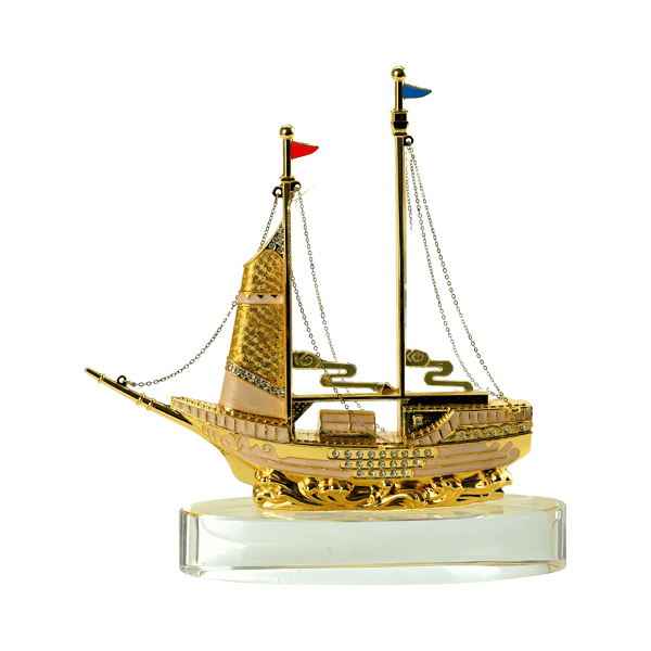 Voyage – Golden Boat Shaped Memento in Metal with Glass Base